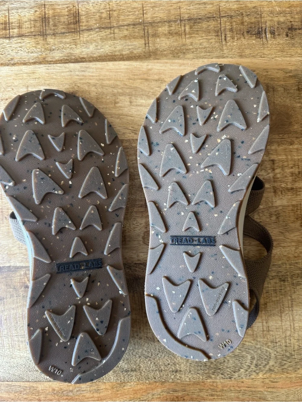 TREAD labs Albion Comfort walking sandals Strappy Sandals in khaki tan brown NEW